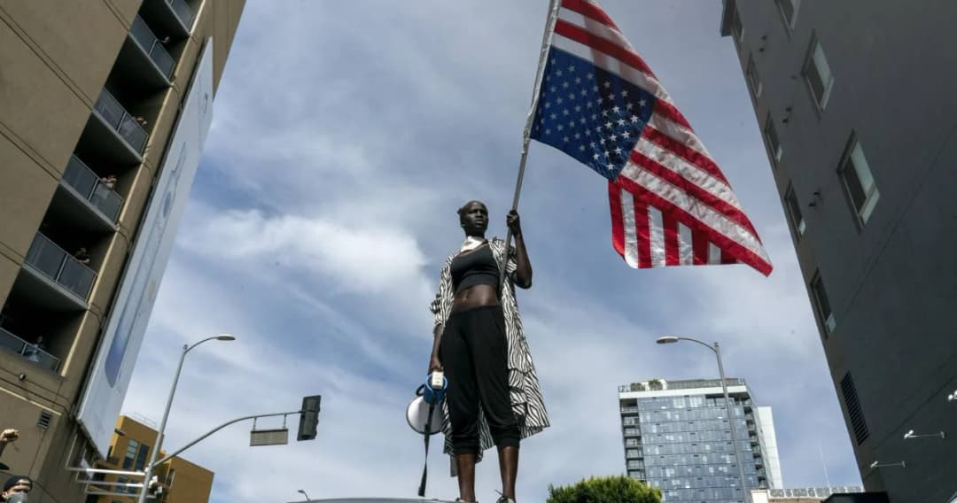 &pizza อนุญาตให้พนักงานลางานไปร่วมชุมนุมได้โดยไม่หักเงินเดือน