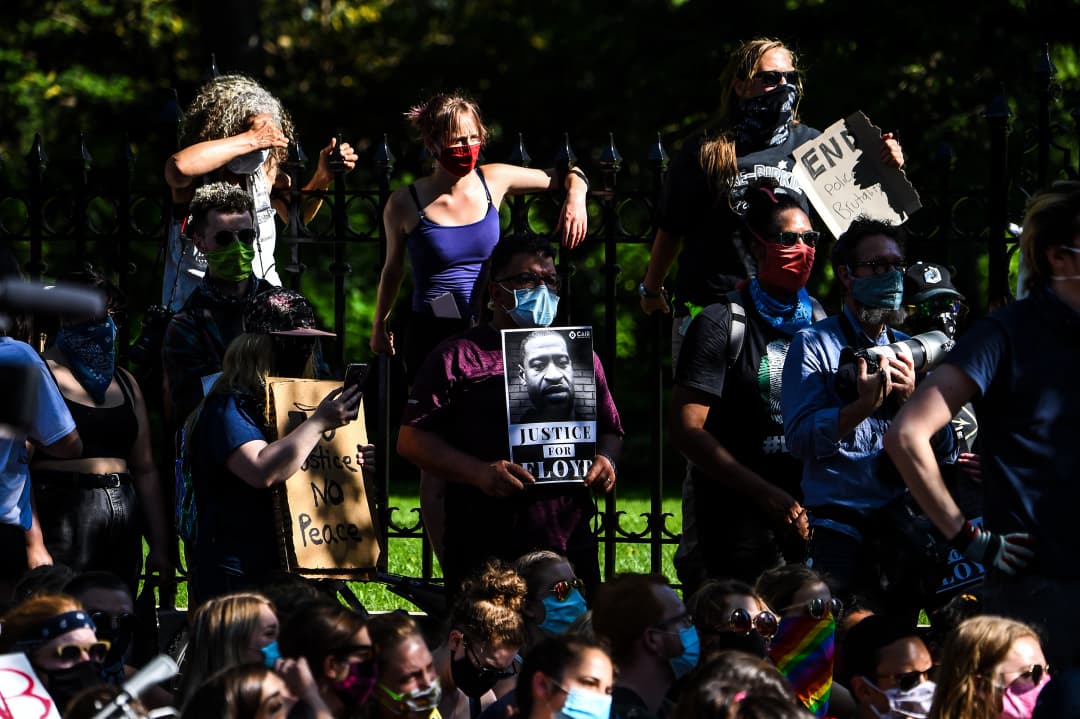 อดีต 4 ตำรวจเกี่ยวข้องฆาตกรรม จอร์จ ฟลอยด์ ถูกตั้งข้อหาทุกคนแล้ว