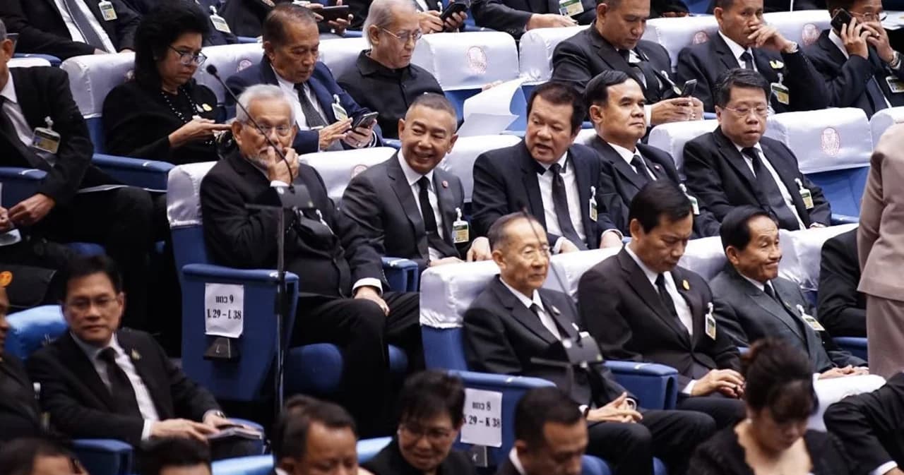 ร้องผู้ตรวจการแผ่นดิน ส่งศาลรัฐธรรมนูญวินิจฉัย 90 ส.ว.อาจขาดคุณสมบัติ