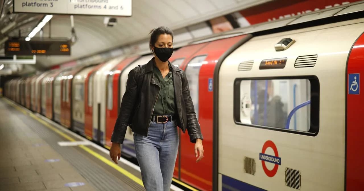 จีดีพีอังกฤษในช่วงล็อกดาวน์เดือนเมษายนหดตัว 20.4%