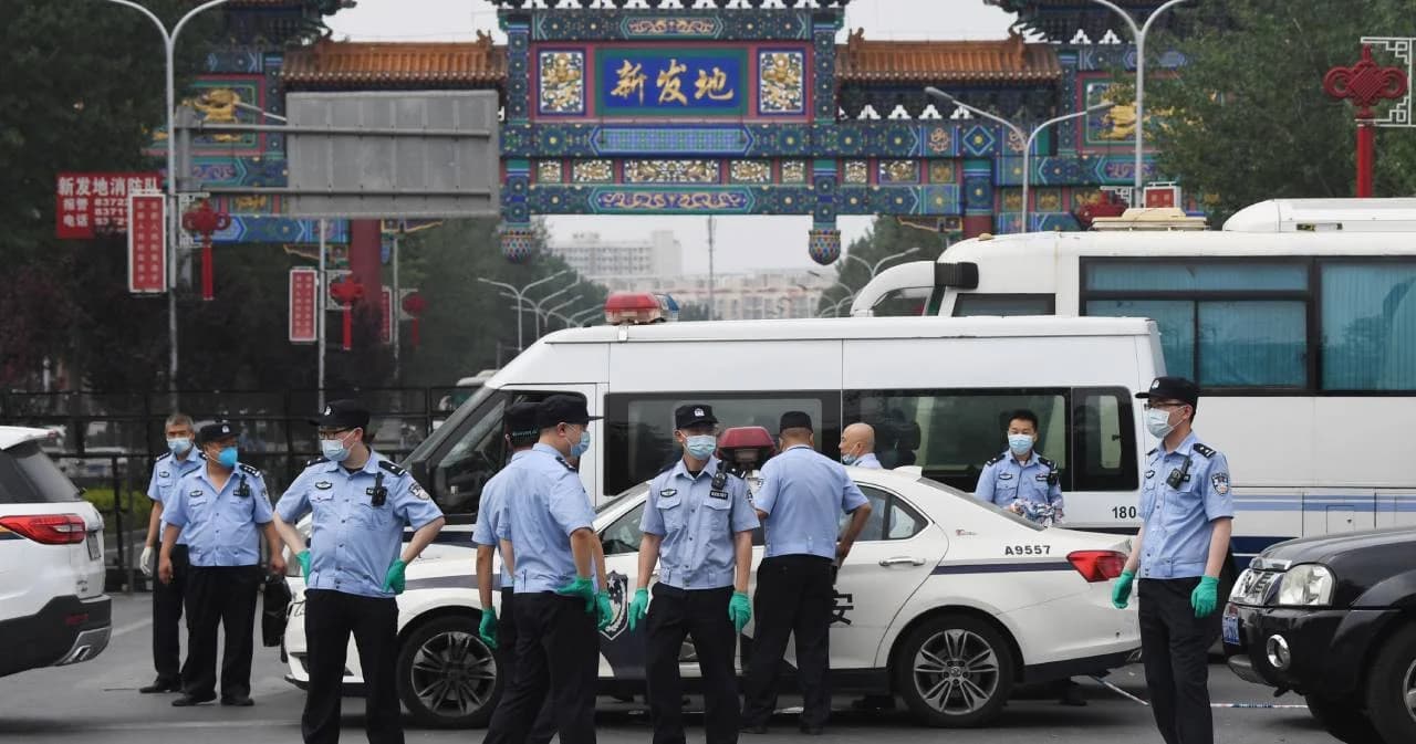 จีนพบผู้ติดเชื้อเพิ่ม 57 ราย สูงสุดในรอบ 2 เดือน ล็อกดาวน์หลายพื้นที่หวั่นระบาดระลอกใหม่