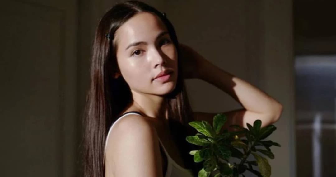 ต้นไม้ฟอกอากาศฮิตแรง “ญาญ่า” โดนแซวห้ามลงรูปคู่กับต้นไม้ หลังจับต้นไหนราคาขยับหมด