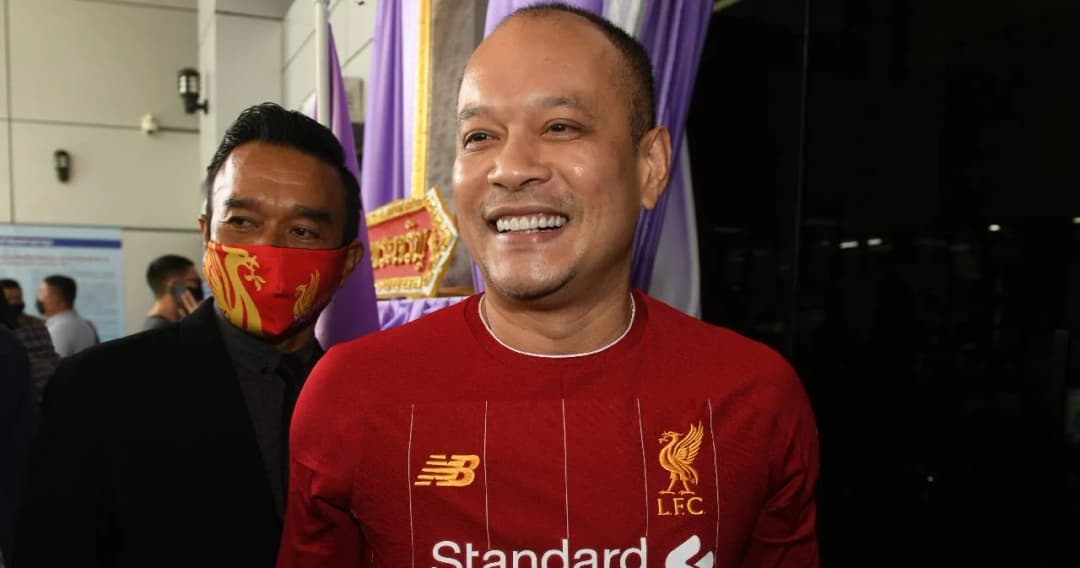 “ณัฐวุฒิ” สวมเสื้อหงส์ขึ้นศาล ฟังคำพิพากษาศาลฎีกาคดีปิดล้อมบ้านสี่เสาเทเวศร์ ปี 50