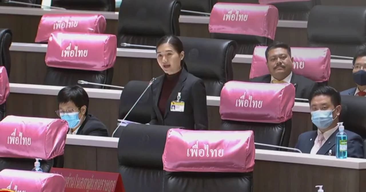 จิราพร เพื่อไทย ชี้รัฐบาลประเมินเศรษฐกิจผิด ส่อพาประเทศล้มละลายทางการคลัง