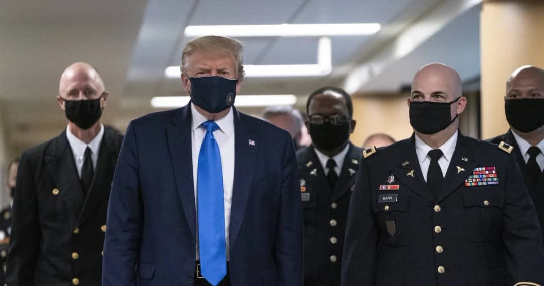 ทรัมป์ ยอมสวมหน้ากากออกสื่อครั้งแรก ขณะเยือนโรงพยาบาลทหาร