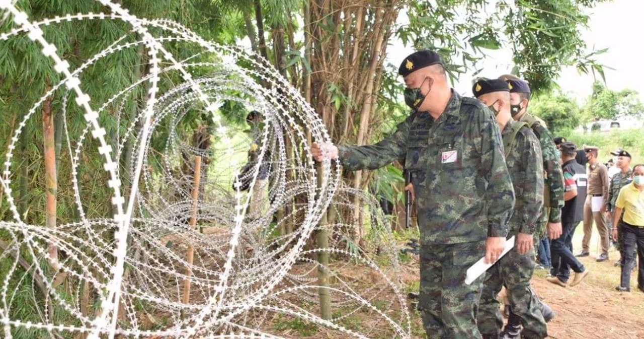 บิ๊กป้อมสั่งคุมชายแดน! ตำรวจเร่งล่า ‘เจ๊เพชร’ หลังเพจดังแฉแก๊งขนแรงงานผิดกม. หวั่นโควิดระบาดรอบ 2