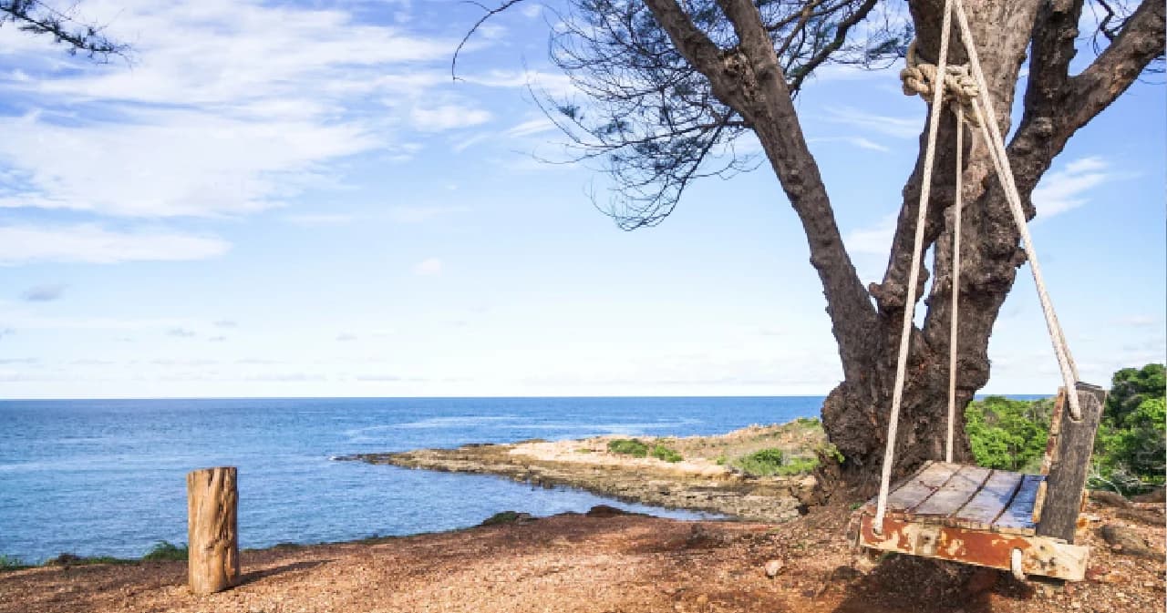หาดทรายขาว น้ำใส ที่เกาะเสม็ด หลังพักฟื้น 3 เดือน ยังรอต้อนรับนักท่องเที่ยว