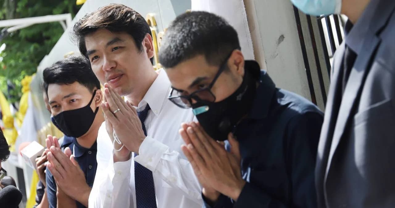 ศาลฎีกาตัดสินจำคุก 4 เดือนคดีฉีกบัตรประชามติ รอลงอาญา 1 ปี ปิยบุตร ชี้เป็นอารยะขัดขืน