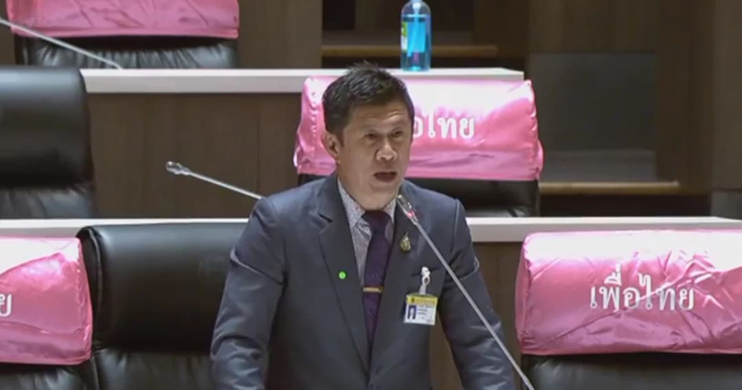 ส.ส.พิษณุโลก เพื่อไทย แจงเข้าไปกราบพล.อ.ประวิตรเพื่อขอน้ำให้ชาวบ้าน เกียรติยศไว้ทีหลัง