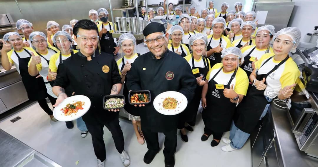 สิงห์อาสาสร้างอาชีพเปิดสอนทำอาหารเดลิเวอรี่ ให้ผู้ประสบภัยโควิดนำไปต่อยอดสร้างอาชีพ