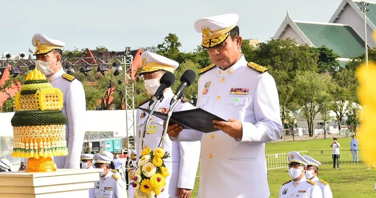 นายกฯ นำครม.ทำบุญตักบาตรถวายพระราชกุศล วันเฉลิมพระชนมพรรษาในหลวง