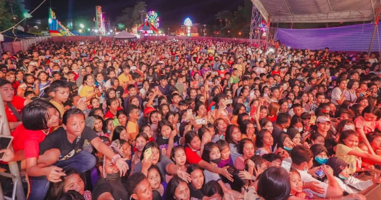 มหาดไทยสั่งทุกจังหวัดคุมเข้มคอนเสิร์ต คนดูต้องเว้นระยะห่าง 1 เมตร