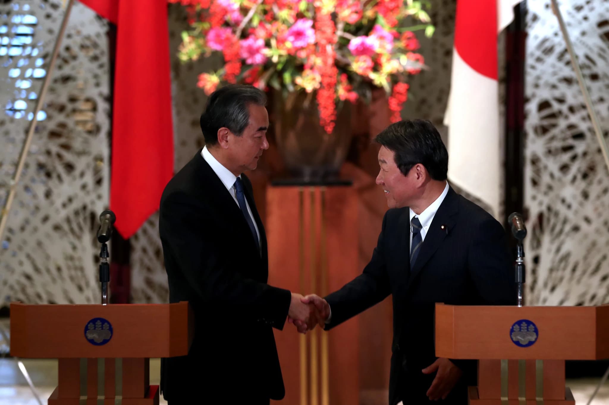 โทชิมิตสึ โมเตกิ ญี่ปุ่น หวัง ยี่ จีน