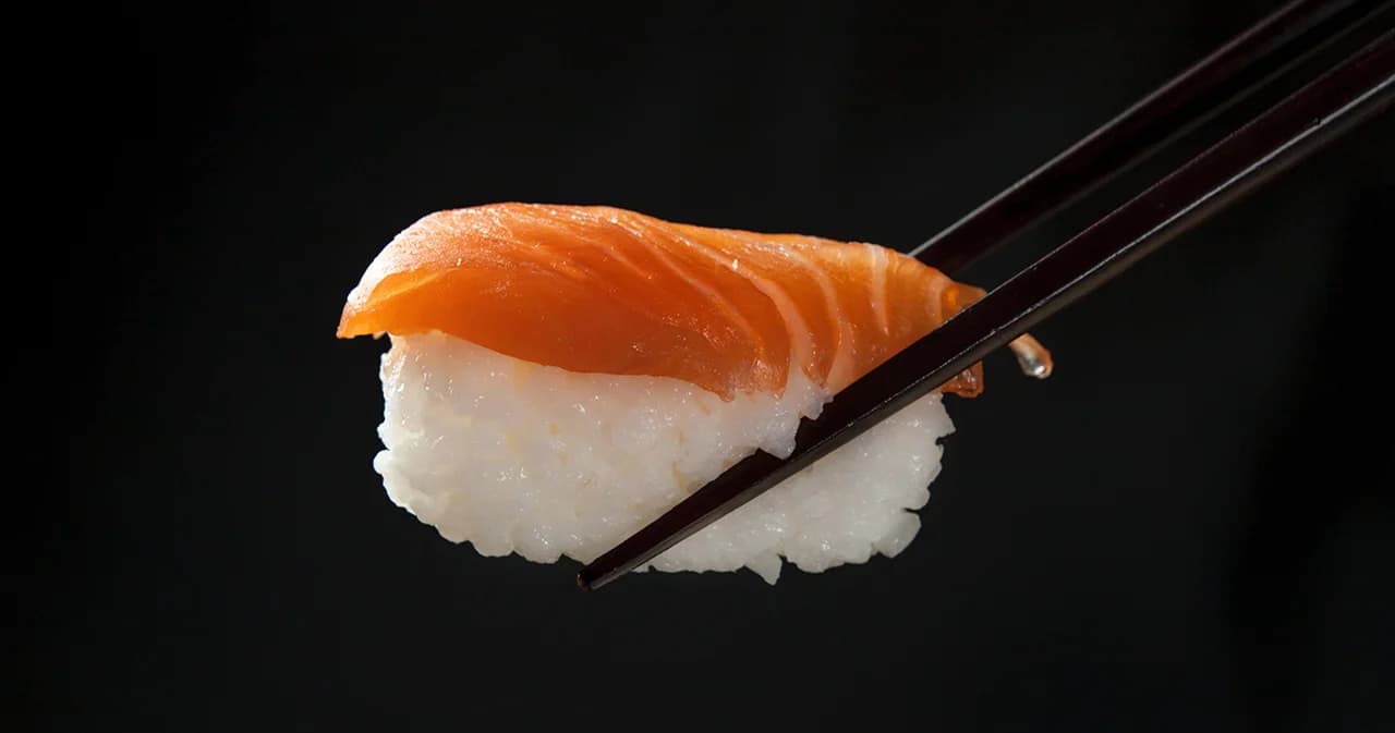 อย.เตือน ซูชิเรืองแสง อาจปนเปื้อนเชื้อจุลินทรีย์ห้ามรับประทาน