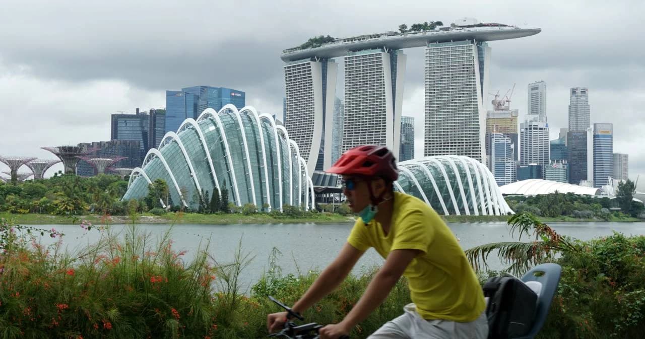 สิงคโปร์เริ่มมาตรการให้ผู้ที่เดินทางเข้าประเทศต้องสวมอุปกรณ์ติดตามตัว