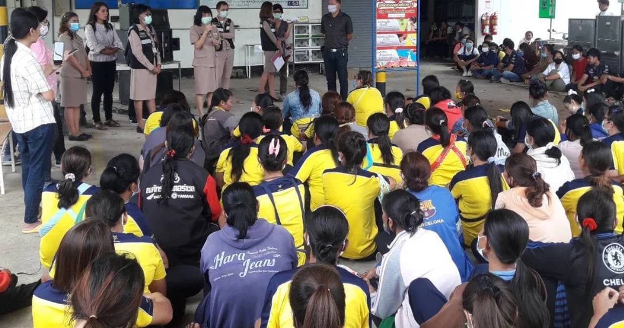 ประกันสังคมช่วยลูกจ้างรง.ผลิตกระเป๋าส่งออก บุรีรัมย์ถูกบีบลดค่าจ้างกว่า 300 ชีวิต