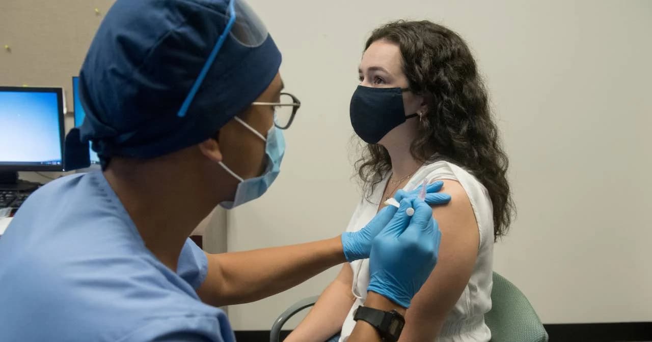 สหรัฐฯ สั่งซื้อวัคซีนโควิดจากโมเดอร์นา 100 ล้านโดส มูลค่ากว่า 1.5 พันล้านดอลลาร์สหรัฐฯ