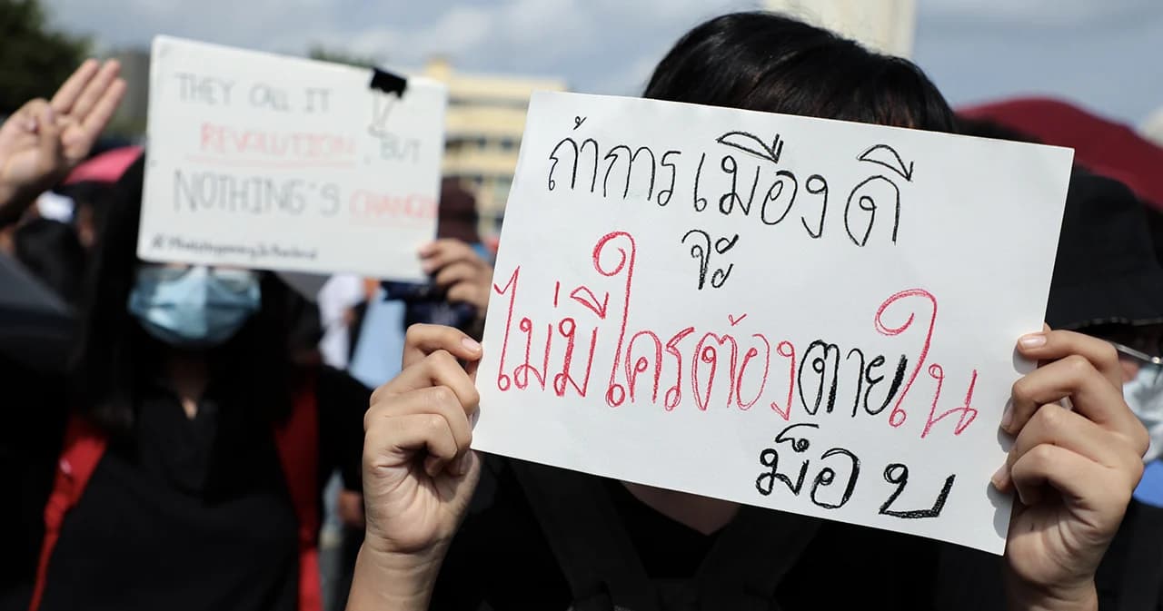 นายกฯ ให้กำลังใจเจ้าหน้าที่ขอให้อดทน อย่าใช้กำลังกับผู้ชุมนุม