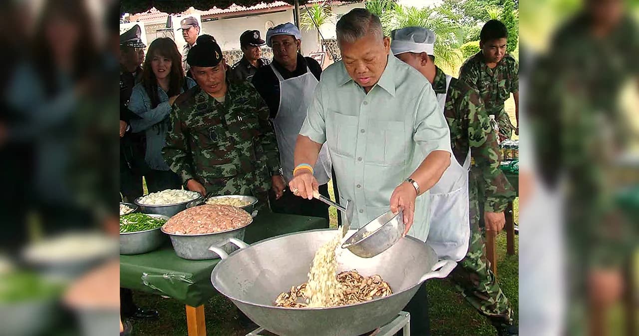 สมัคร พ้นนายกฯ และปมตัดสินผิด-ไม่ผิด คดีชิมไปบ่นไป  | REWIND Podcast