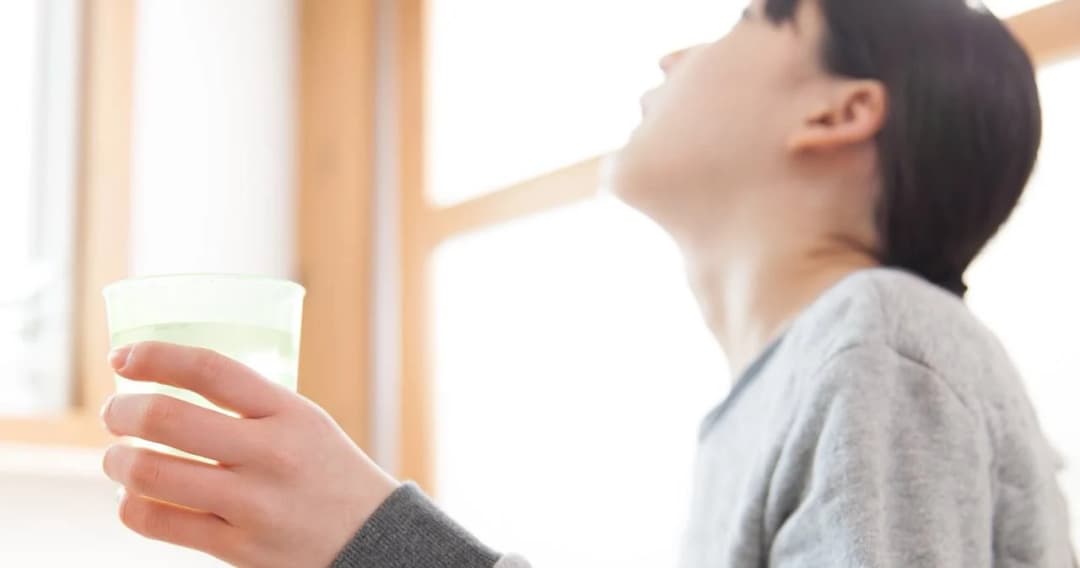 หมอหูคอจมูก ศิริราช แจงกลั้วคอด้วย ‘โพวิโดน ไอโอดีน’ ไม่ได้ช่วยรักษาโควิด-19 หลังติดเชื้อ