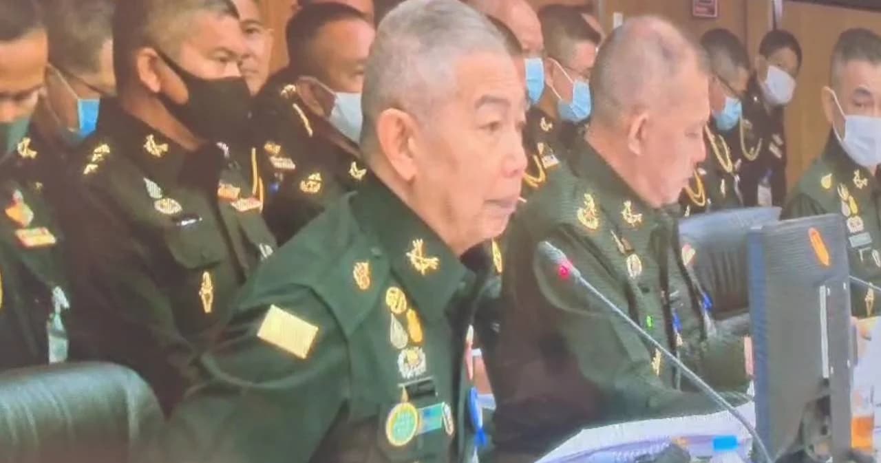 ‘บิ๊กแดง’ บอกไม่คัดค้านแก้รัฐธรรมนูญ พร้อมเผยผบ.เหล่าทัพไม่ได้รับเงินเดือน ส.ว.