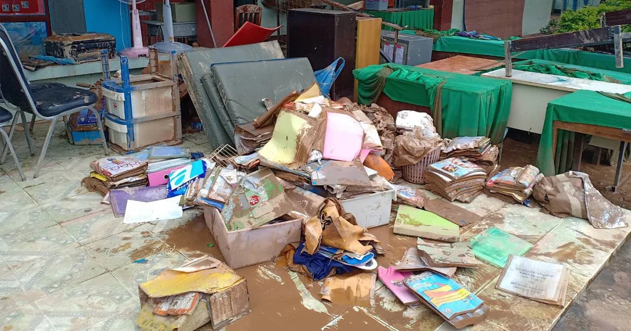 น้ำท่วมภาคเหนือยังน่าห่วง น้ำป่าหลากกระทบ 10 จังหวัด และ 3 จังหวัดเกิดดินสไลด์