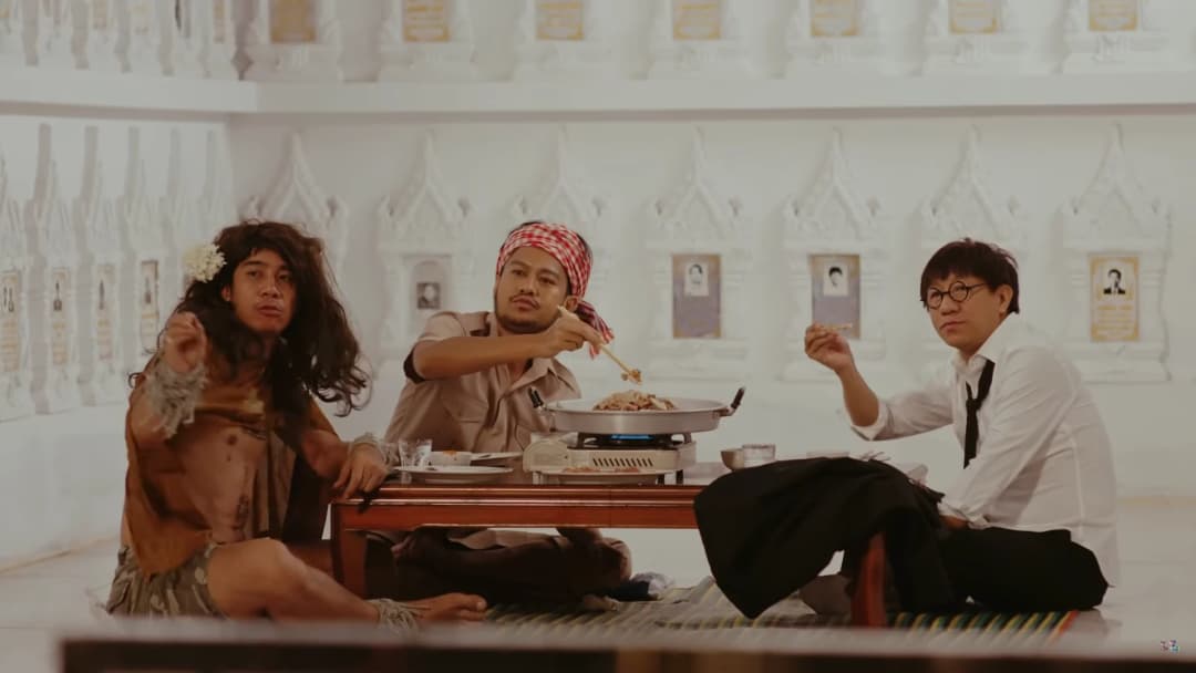 DTK BOY BAND ปล่อยมิวสิกวิดีโอ ‘รองช้ำ’ จิกกัดดราม่าในสังคม กำกับโดย อุดม แต้พานิช