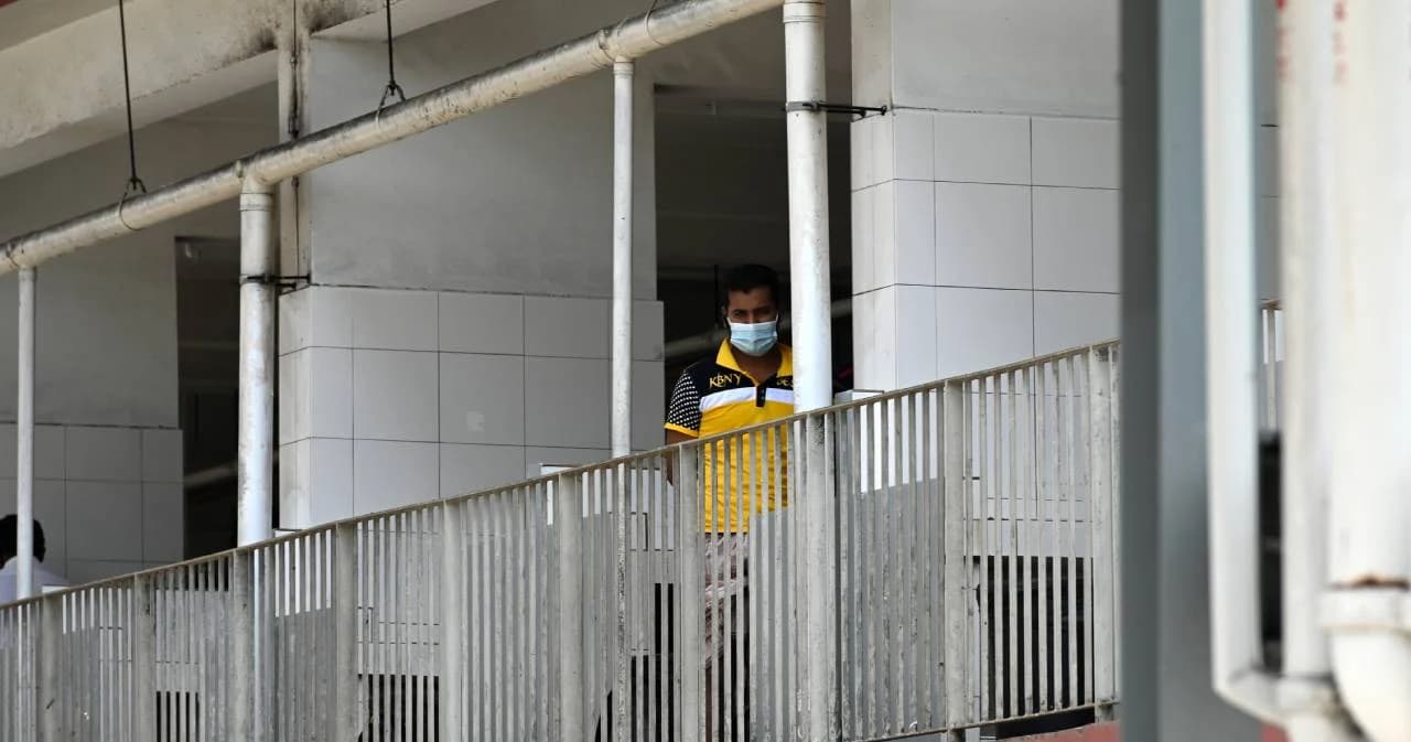 สิงคโปร์พบการระบาดแบบกลุ่มก้อนในหอพักแรงงานต่างชาติ 3 แห่ง