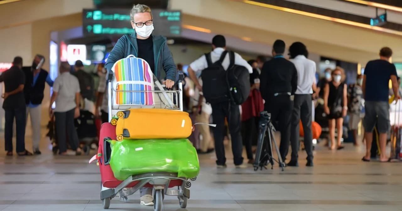 สธ.หนุนเปิดประเทศกระตุ้นเศรษฐกิจ ชงลดระยะเวลากักตัวเหลือ 10-12 วัน