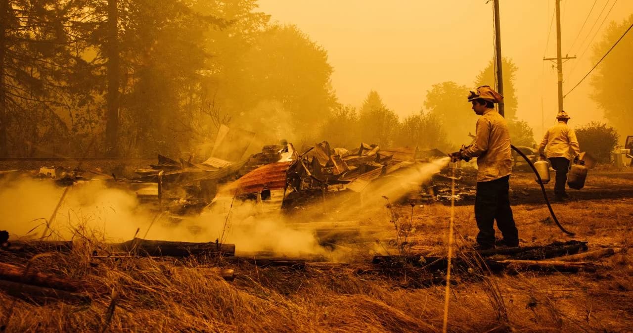 สหรัฐฯ เผย มีผู้สูญหายจากเหตุไฟป่าในโอเรกอนหลายสิบราย เตรียมอพยพประชาชนนับแสนราย