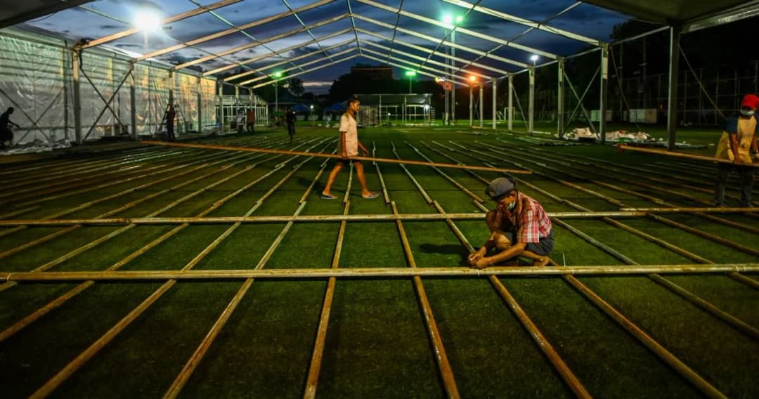 เมียนมาเร่งสร้างโรงพยาบาลสนามในนครย่างกุ้งรองรับผู้ติดเชื้อที่เพิ่มสูงขึ้นต่อเนื่อง