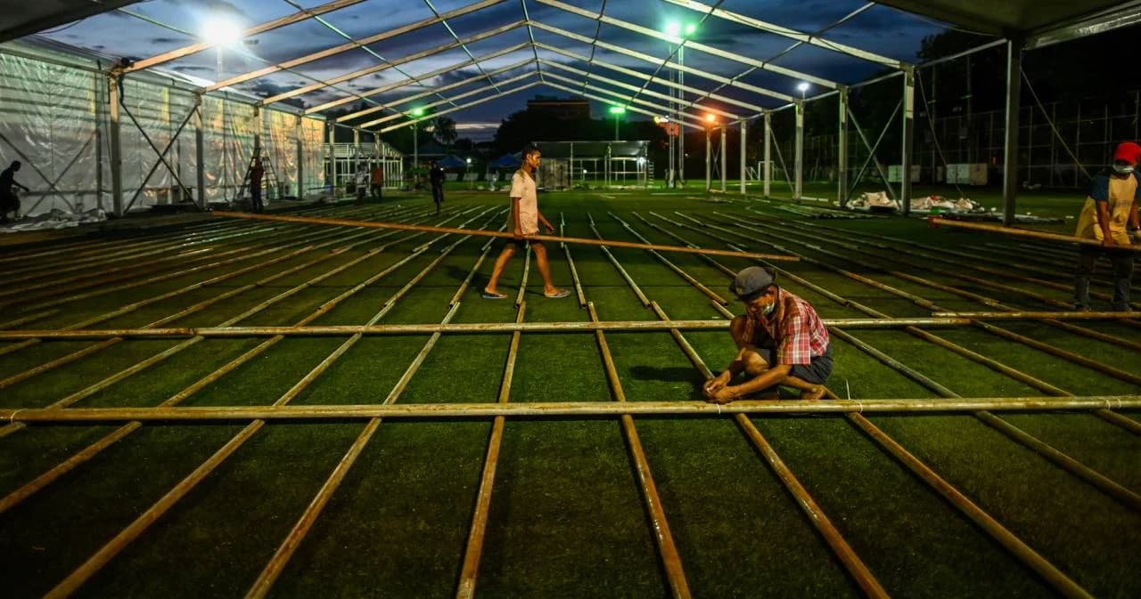 เมียนมาเร่งสร้างโรงพยาบาลสนามในนครย่างกุ้งรองรับผู้ติดเชื้อที่เพิ่มสูงขึ้นต่อเนื่อง