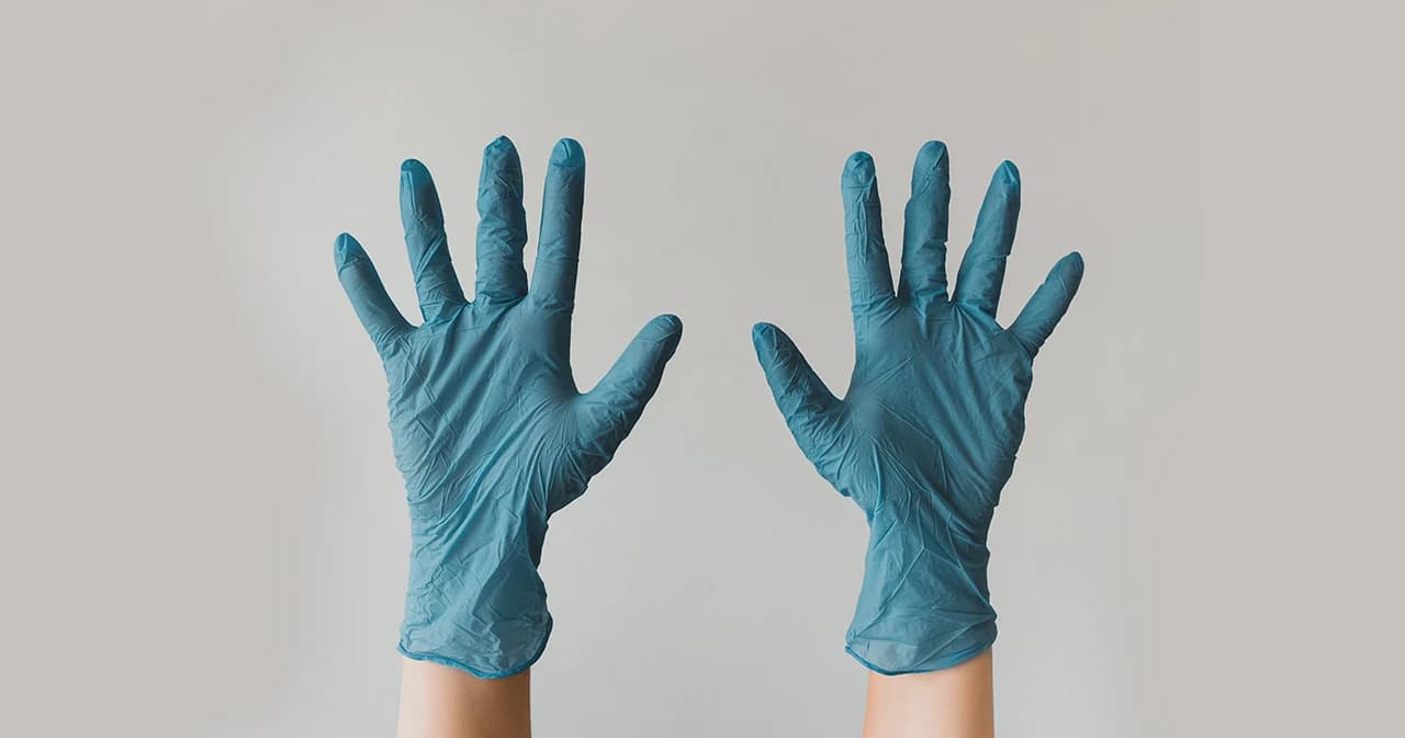 อคส. เดินหน้าฟ้องพ.ต.อ.รุ่งโรจน์และบริษัทฯ คดีถุงมือยาง ขอ ปปง.อายัดเงิน 2,000 ล้าน