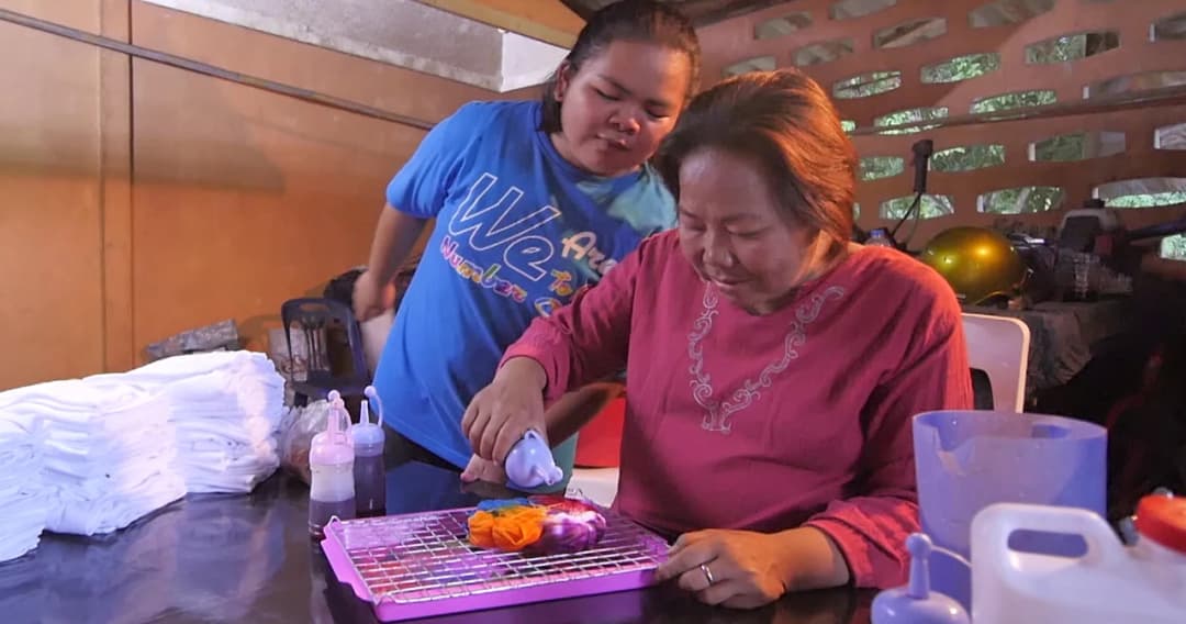 จับเทรนด์เสื้อมัดย้อม ขายฝาชีแฟนซีในออนไลน์ ทางรอด ‘แอน’ แม่เลี้ยงเดี่ยวป่วยโรคไต