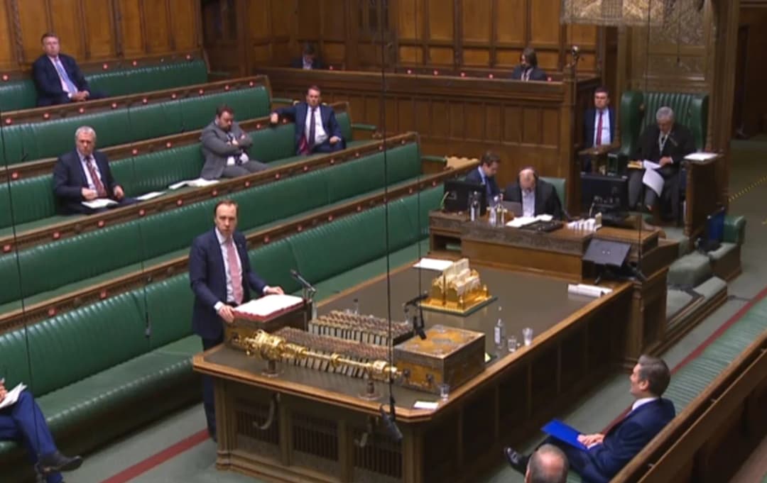 อังกฤษประกาศแจกเงินให้ผู้มีรายได้น้อย หากตรวจพบเชื้อโควิด-19