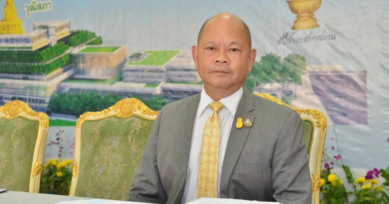 ส.ว.หลายคนยืนยันไม่ควรแก้ ม.256 ให้มี ส.ส.ร.มาร่าง รธน.ใหม่ ชี้เหมือนออก กม.ลูกมาฆ่าแม่