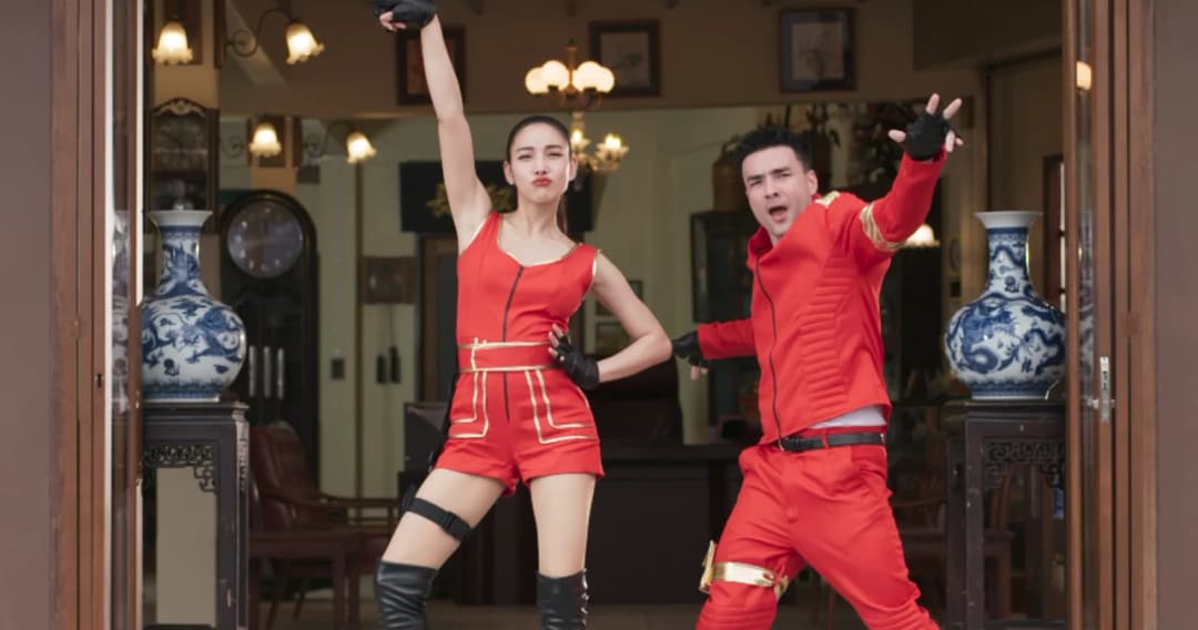 เบิ้ล ! กันกลางกองถ่าย MV “พ่อตั๊ก-แม่แพท” คว้าไมค์ สร้างกระแสเพลงดัง