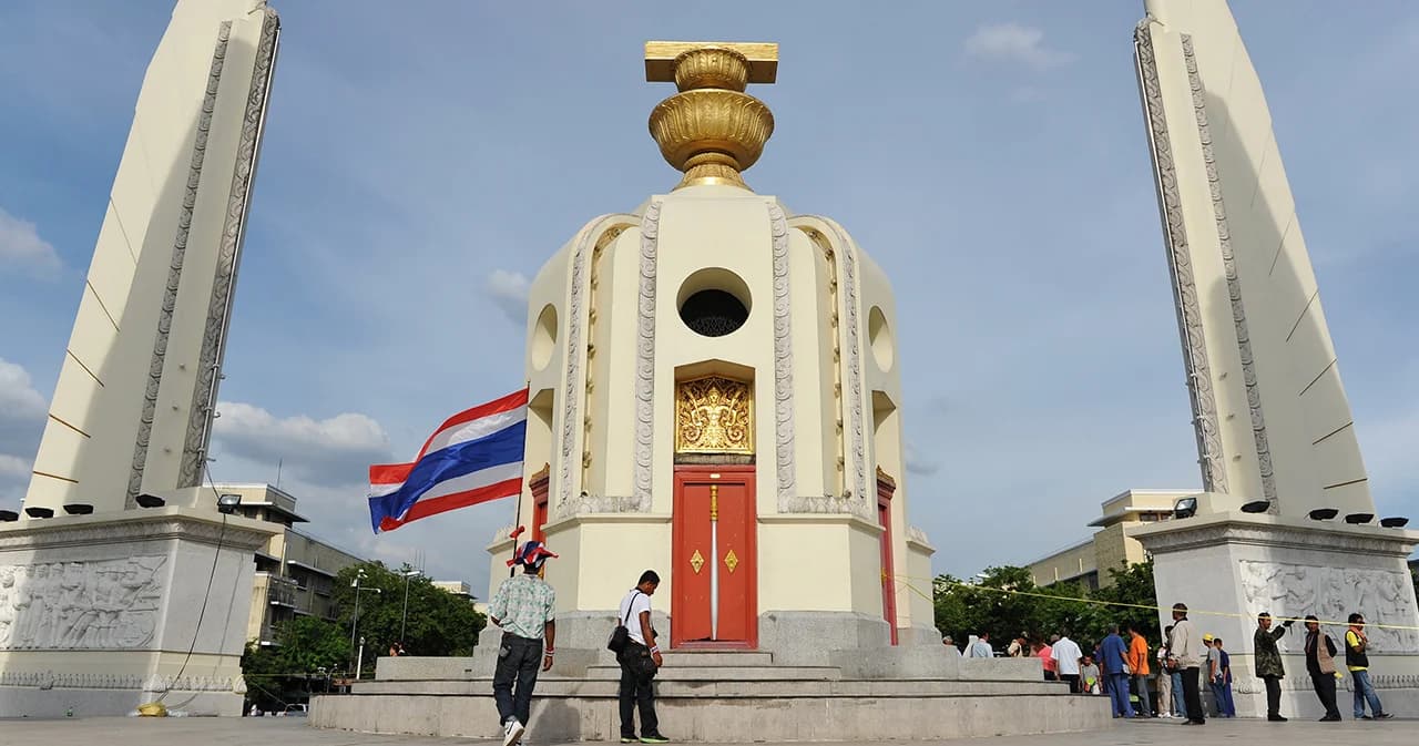 อธิบายแบบเข้าใจง่าย ดราม่าเลื่อนแก้รัฐธรรมนูญ สรุปจบใน 31 ข้อ