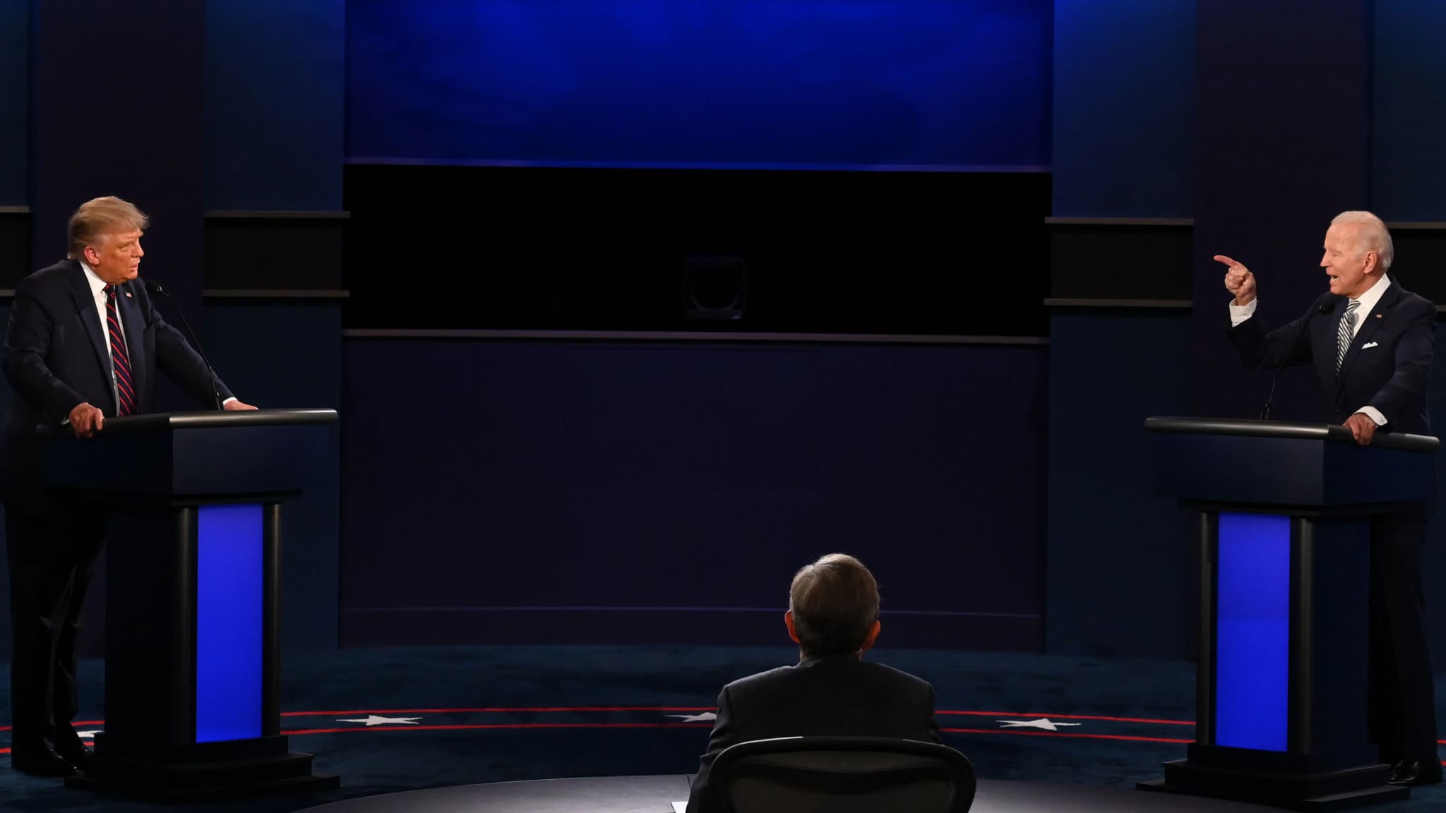 ผู้จัดงานเตรียมเพิ่มกติกาการดีเบตเลือกตั้งประธานาธิบดีสหรัฐฯ หลังผู้สมัครคอยพูดแทรกกันไปมา