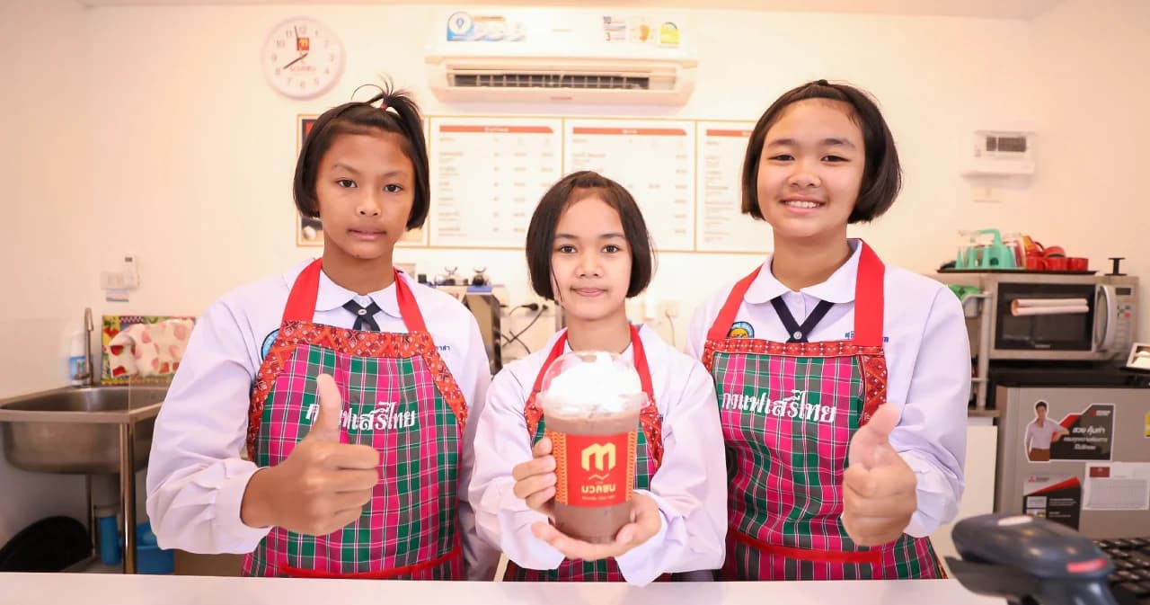 ส่งเสริม นร.มีอาชีพ “ซีพี ออลล์” ผนึก ซีพี รีเทลลิงค์ มอบร้านกาแฟสร้างอาชีพ โรงเรียนบ้านนาคู จ.กาฬสินธุ์