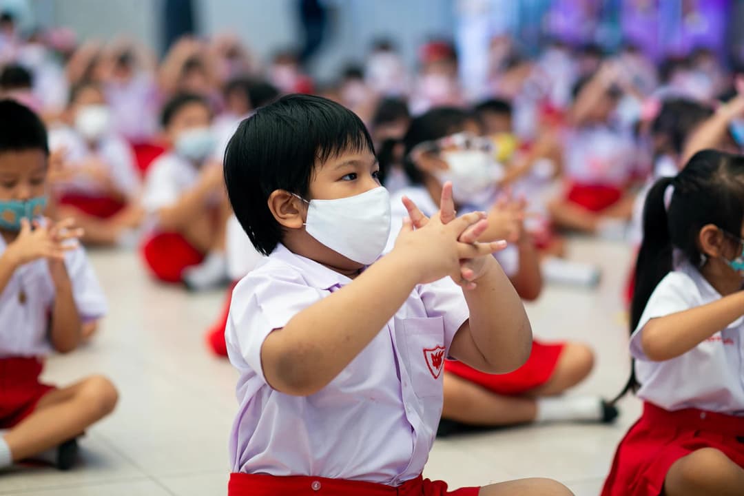 เปิดเรียน On-Site ทุกโรงเรียนวันแรก 100% ย้ำใช้แผนเผชิญเหตุหากพบการติดเชื้อ ไม่ต้องปิดโรงเรียน