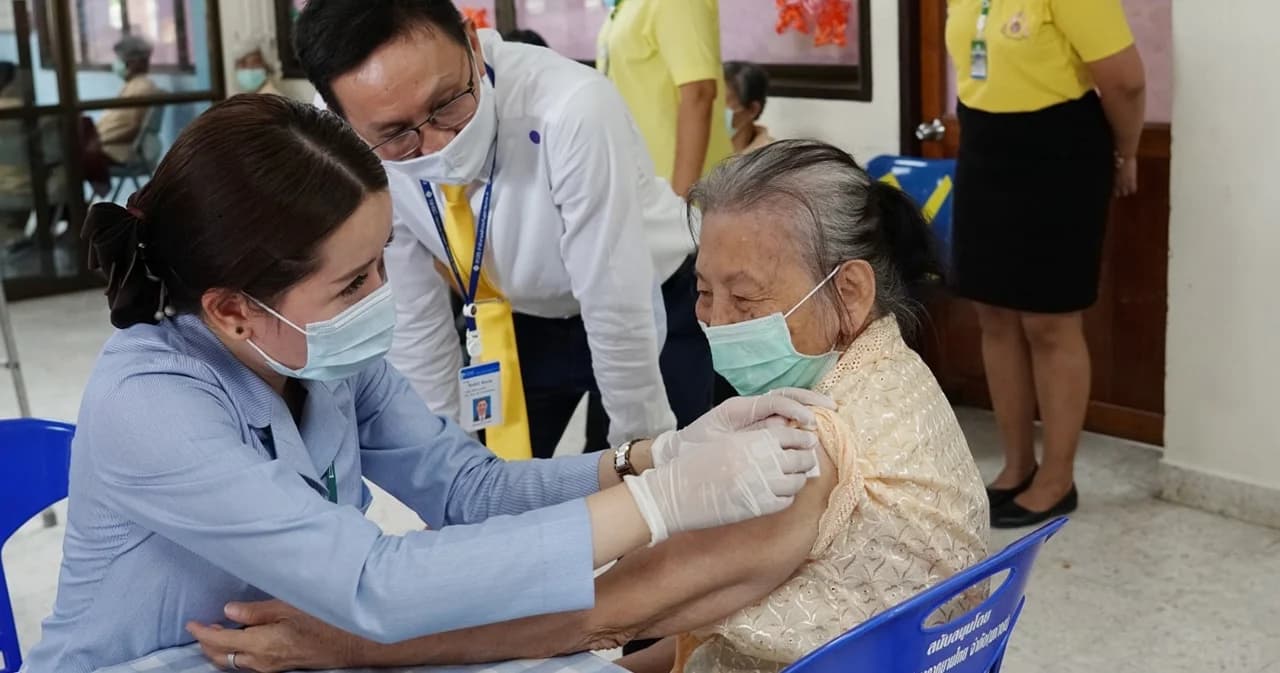 สธ.ไฟเขียวผู้ถือ บัตรทอง สามารถเข้ารับการรักษาได้ทุกโรงพยาบาลในเขต กทม.และปริมณฑล