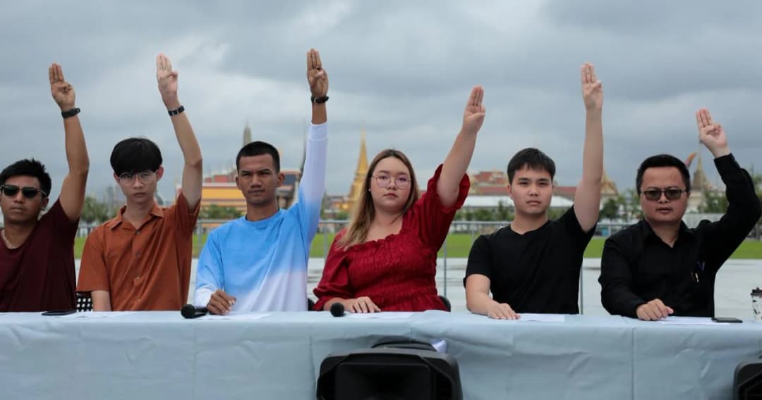 ใช้ชื่อ ‘คณะราษฎร’ ชุมนุม 14 ต.ค. คนต่างจังหวัดเข้าร่วม-ค้างคืนยาว