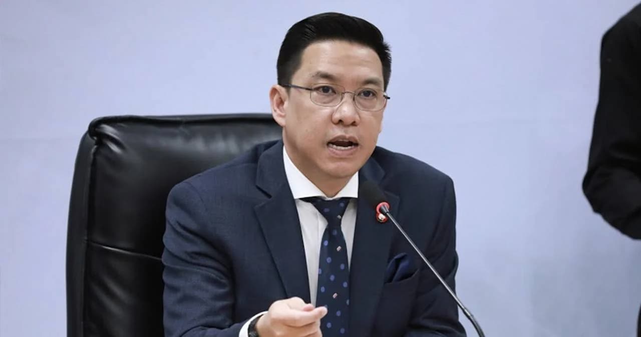 ‘พุทธิพงษ์’ รมว.ดิจิทัล จี้ทวิตเตอร์ลบบัญชีหมิ่นฯ พิสูจน์ความจริงใจ-โปร่งใสของตัวเอง