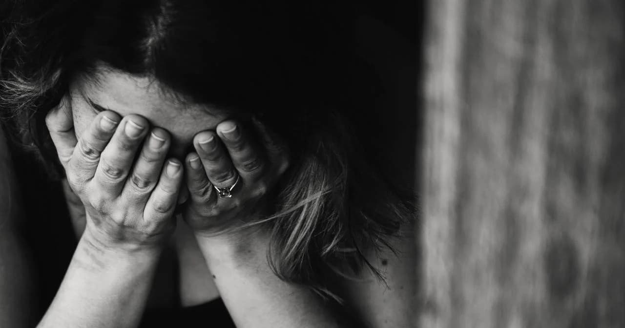 คนไทยแห่ใช้บริการแชทคลายทุกข์ กว่า 3,000 เคส พบปัญหา ครอบครัว-นอกใจ-ซึมเศร้า พุ่ง