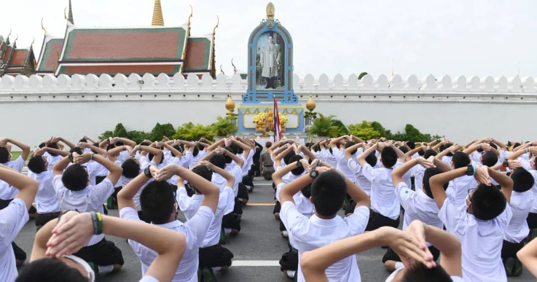 ‘จตุรมิตร ล้วนรู้รักสามัคคี’ ถวายบังคมพระบรมฉายาลักษณ์ เนื่องในวันคล้ายวันสวรรคตรัชกาลที่ 9