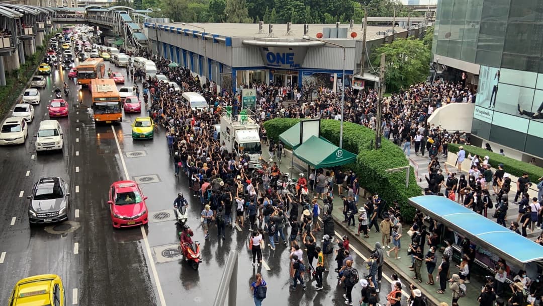 กสม. ห่วงชุมนุมทางการเมือง ขอทุกฝ่ายร่วมหาทางออกอย่างสันติ