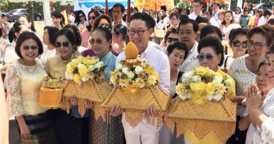 ‘ปัญญา นิรันดร์กุล’ เป็นประธานมอบผ้ากฐินนำส่งไปทอดถวายวัดไทยพุทธภูมิ พุทธชยันตี 2600 ปี