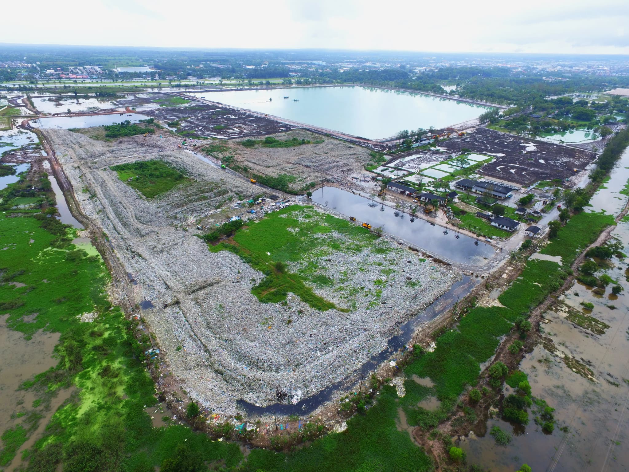 ทส. เร่งติดตามปัญหาเรื่องขยะมูลฝอย และระบบบำบัดน้ำเสียในพื้นที่น้ำท่วมป้องกันกระทบประชาชน