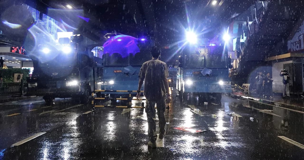 ณัฐนนท์ ดวงสูงเนิน: การก่อกวนทางความคิดของโบว์สีขาว และความโง่เขลาที่ต้องกำจัด